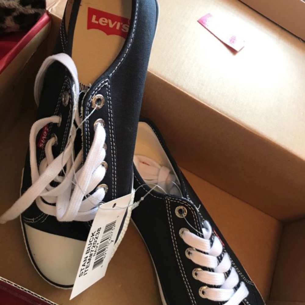 Levi Sneakers